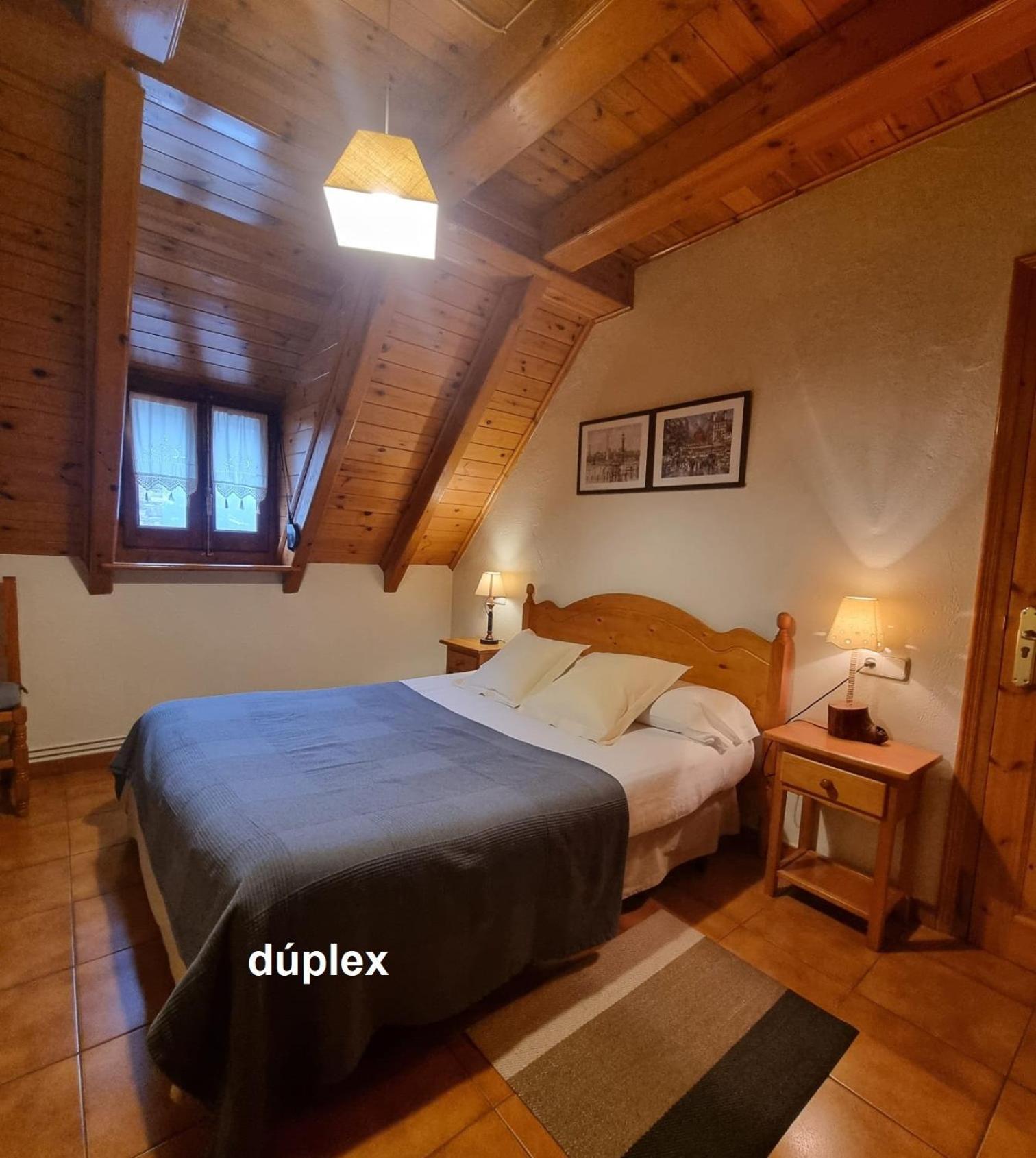 Отель Hostal Y Apartamento Seixes Бахерге Экстерьер фото